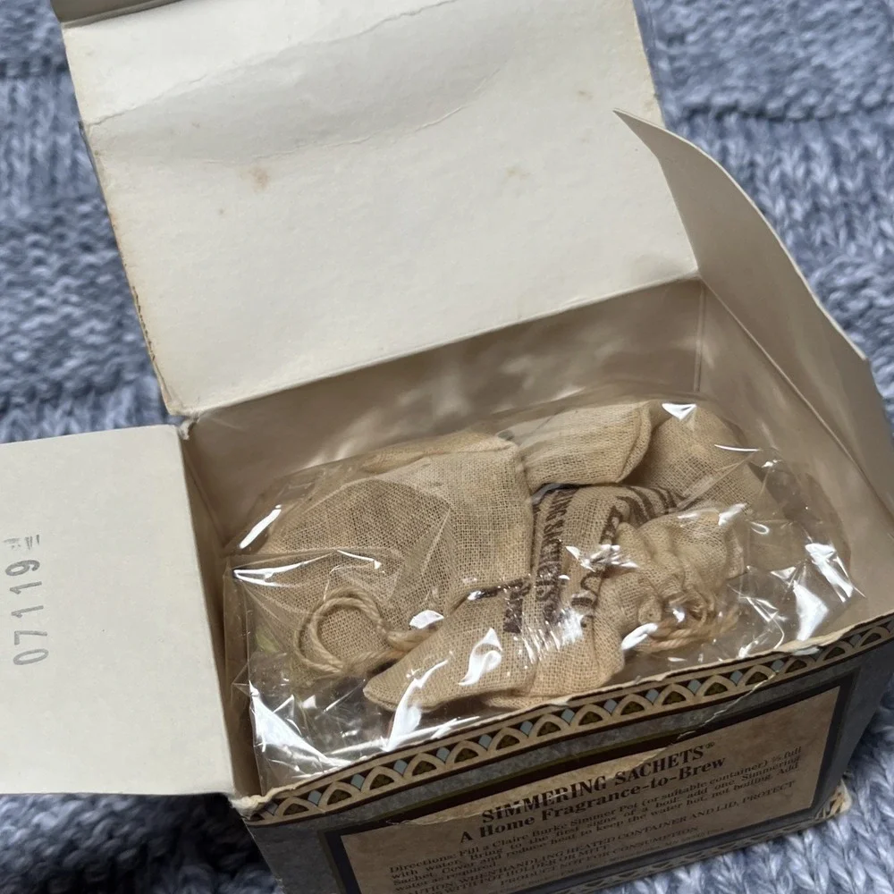 NOS Claire burke  Pr ovence Simmering Sachets 6 Pk New Vintage 1989